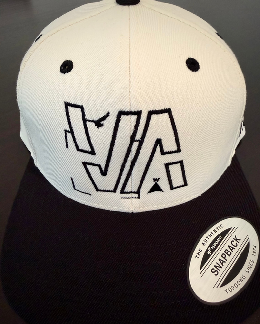 VA Snapback 2026 - Cream/Black